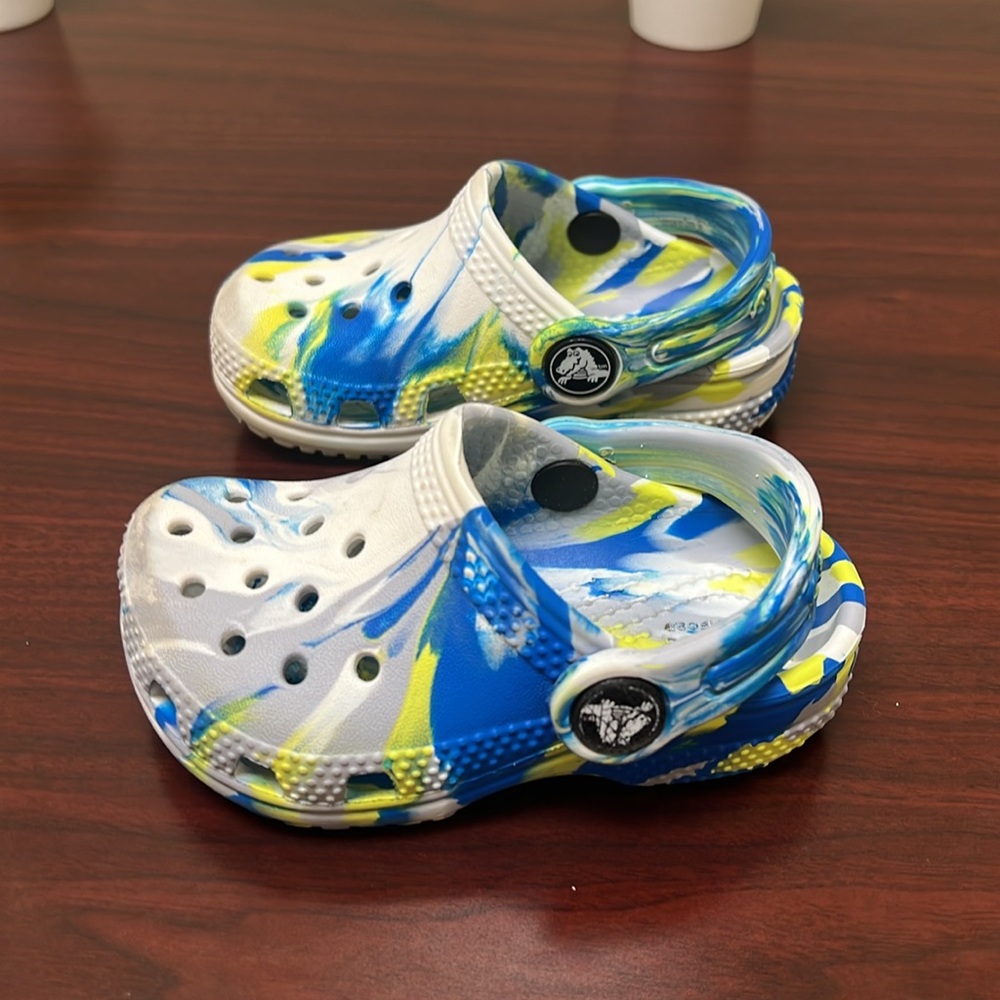 Crocs Size 5C